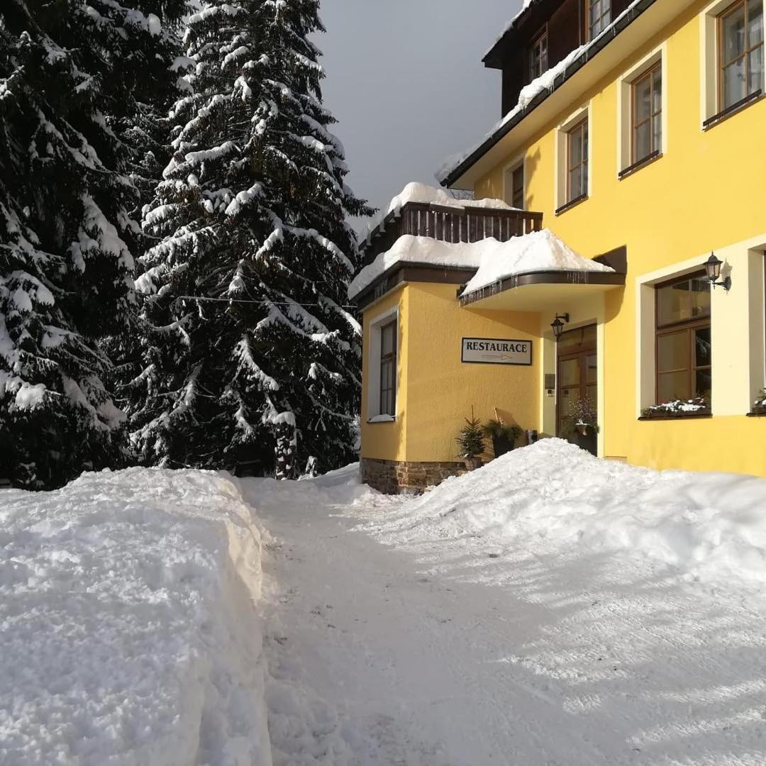 Lucni Dum Hotel Janské Lázně Buitenkant foto
