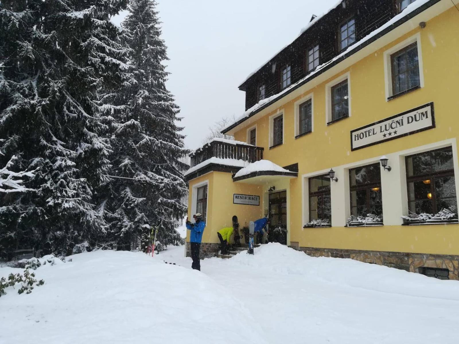 Lucni Dum Hotel Janské Lázně Buitenkant foto